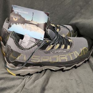 La sportiva hiking shoes